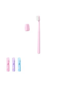 Зубная щетка с защитной насадкой